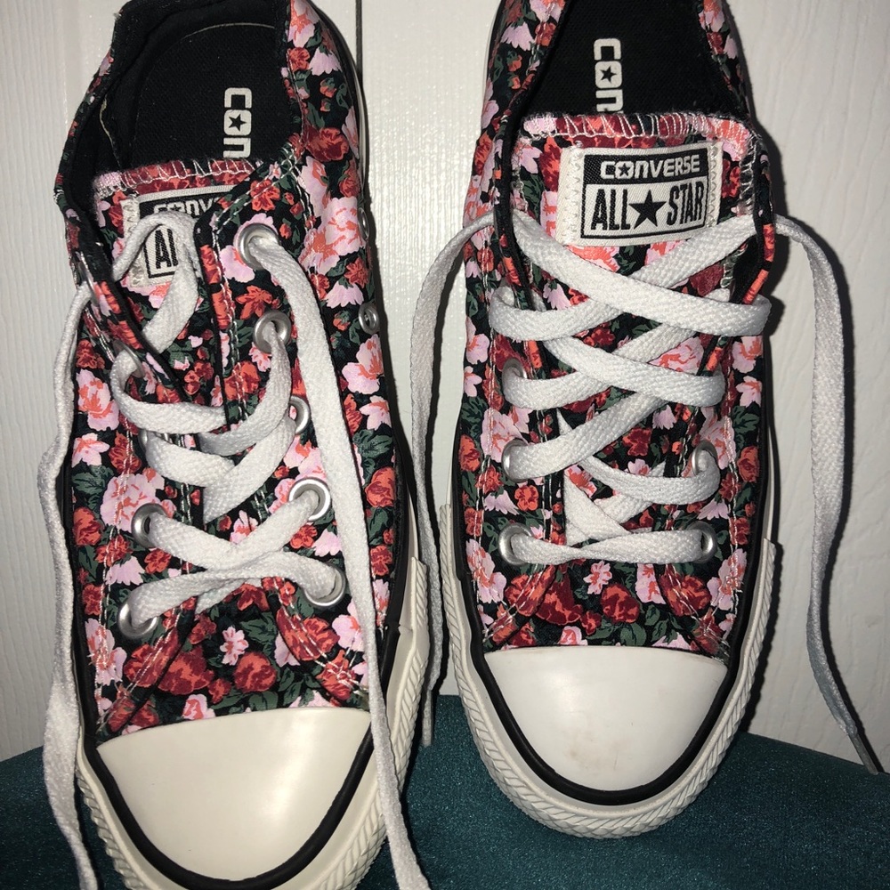 Floral Print Converse!🌸🌺